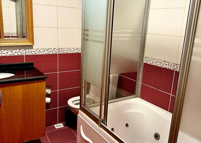 Grand Papirus Hotell 3*