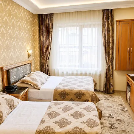 Grand Papirus 3*