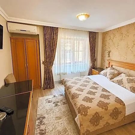 Hotel Grand Papirus 3*