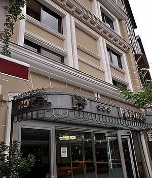 格兰德帕皮若斯酒店 酒店