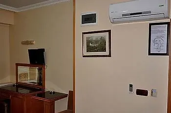 格兰德帕皮若斯酒店 3*